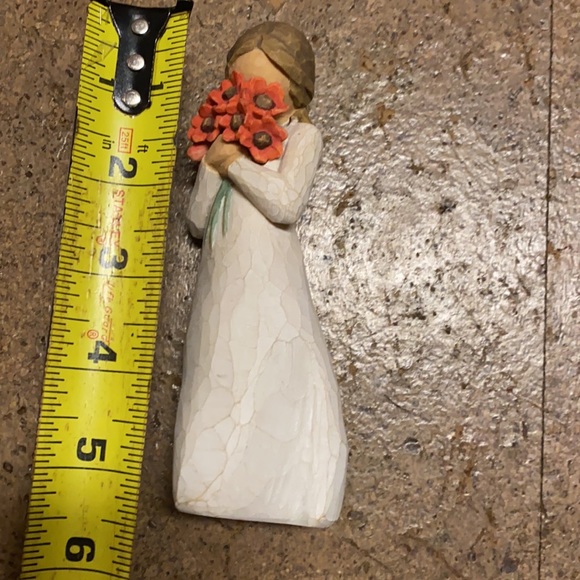 Surrounded By Love Figure - Picture 6 of 6